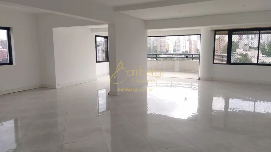 Foto 1 de Apartamento com 3 Quartos à venda, 235m² em Panamby, São Paulo