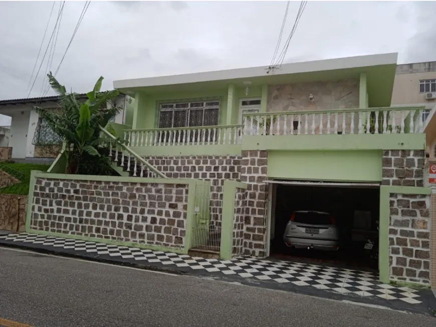 Foto 1 de Casa com 3 Quartos à venda, 149m² em Barreiros, São José