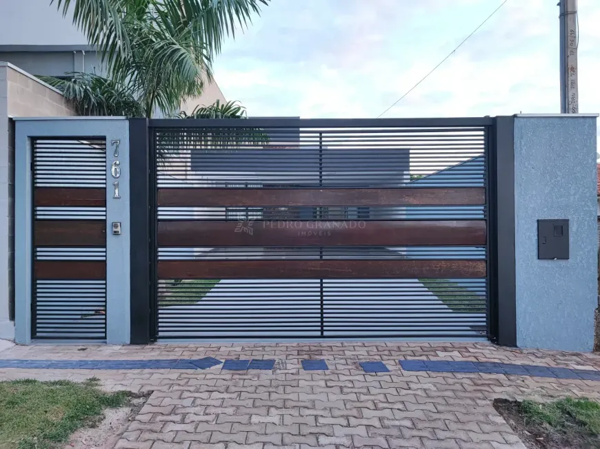 Foto 1 de Casa com 3 Quartos à venda, 171m² em Vila Santa Izabel, Maringá