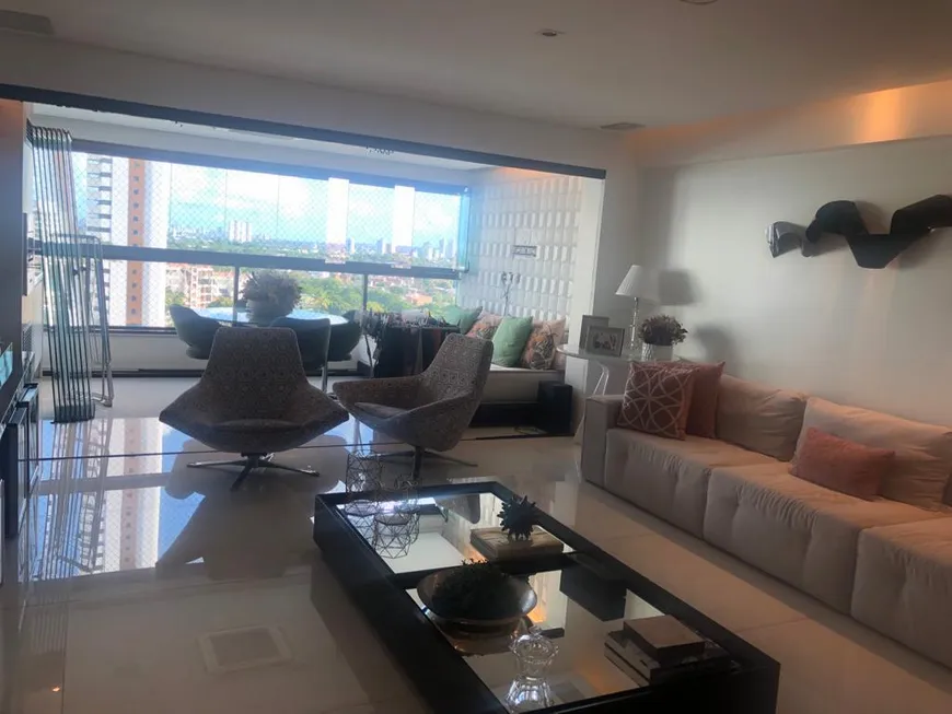 Foto 1 de Apartamento com 4 Quartos à venda, 205m² em Casa Forte, Recife