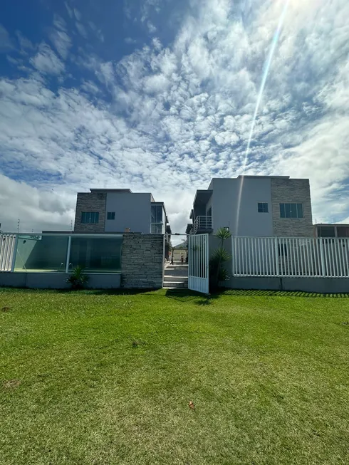 Foto 1 de Casa de Condomínio com 2 Quartos à venda, 88m² em Barra de São João, Casimiro de Abreu