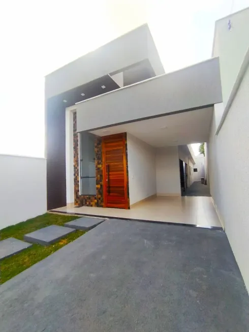 Foto 1 de Casa com 3 Quartos à venda, 180m² em Setor Faiçalville, Goiânia