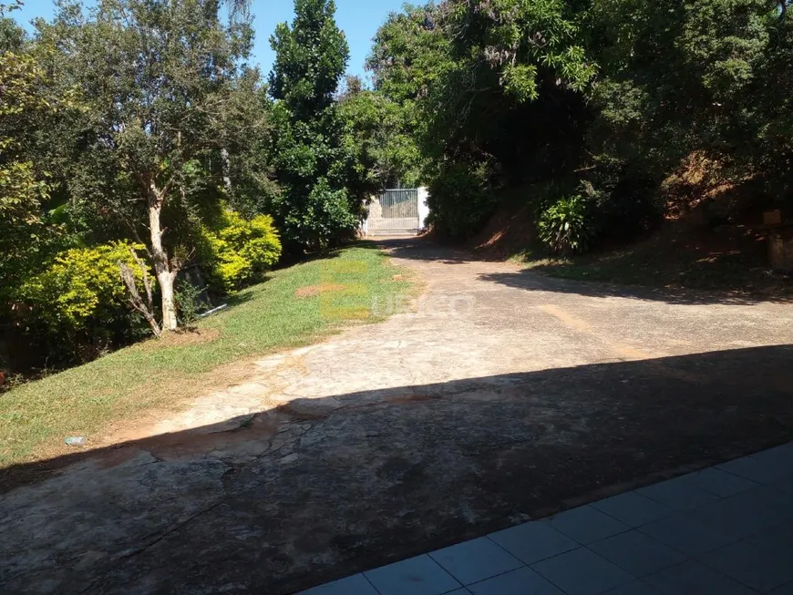 Foto 1 de Fazenda/Sítio com 3 Quartos à venda, 250m² em Sousas, Campinas