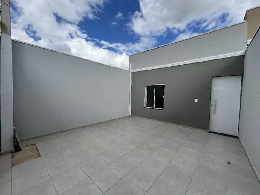 Foto 1 de Casa com 2 Quartos à venda, 75m² em Residencial Livia, Botucatu