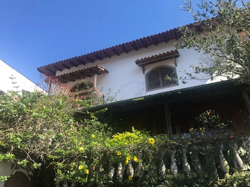 Foto 1 de Casa com 3 Quartos à venda, 281m² em Valparaiso, Petrópolis