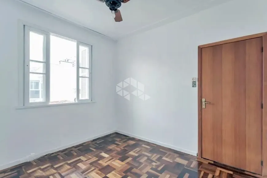 Foto 1 de Apartamento com 2 Quartos à venda, 43m² em Moinhos de Vento, Porto Alegre