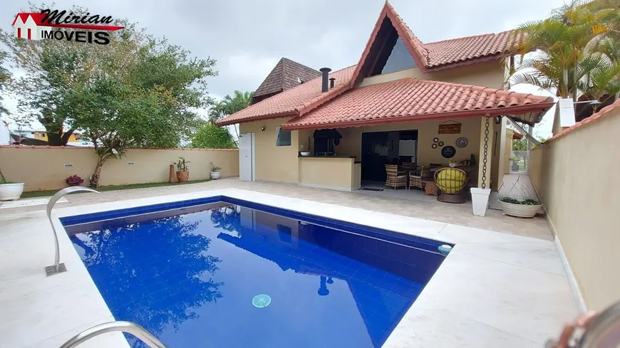 Foto 1 de Casa de Condomínio com 5 Quartos à venda, 200m² em , Peruíbe