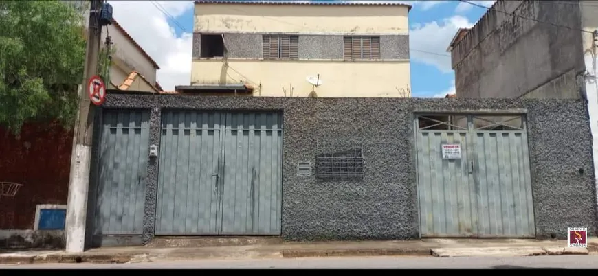 Foto 1 de Casa com 6 Quartos à venda, 210m² em Nossa Senhora Aparecida, Três Corações