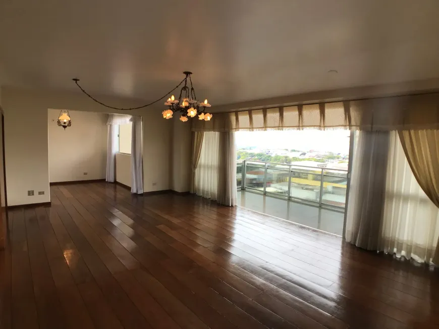 Foto 1 de Apartamento com 3 Quartos à venda, 224m² em Centro, Apucarana