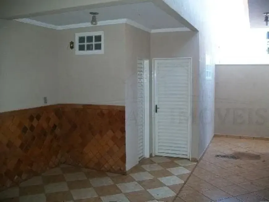 Foto 1 de Casa com 3 Quartos à venda, 250m² em Residencial e Comercial Palmares, Ribeirão Preto