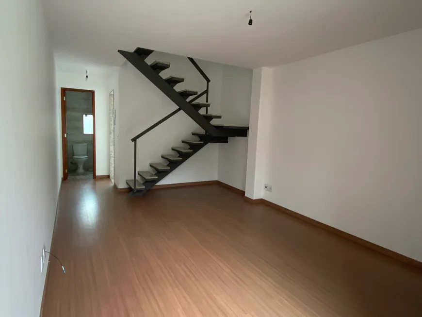 Foto 1 de Casa de Condomínio com 2 Quartos à venda, 80m² em Cônego, Nova Friburgo