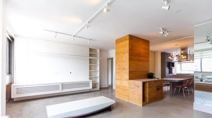 Foto 1 de Apartamento com 2 Quartos à venda, 131m² em Jardim Europa, São Paulo