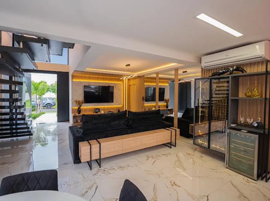 Foto 1 de Casa de Condomínio com 3 Quartos para alugar, 335m² em Santa Regina, Camboriú