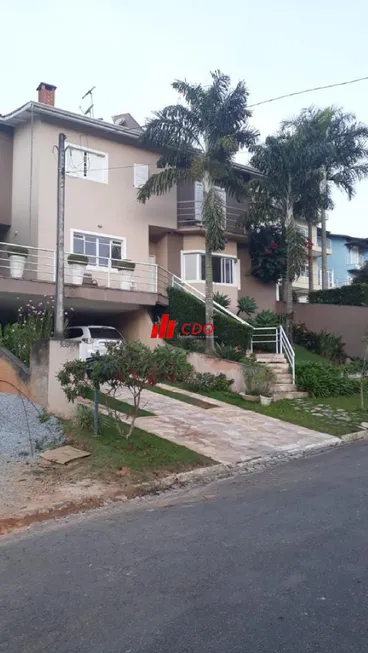 Foto 1 de Casa de Condomínio com 3 Quartos à venda, 270m² em Parque Delfim Verde, Itapecerica da Serra
