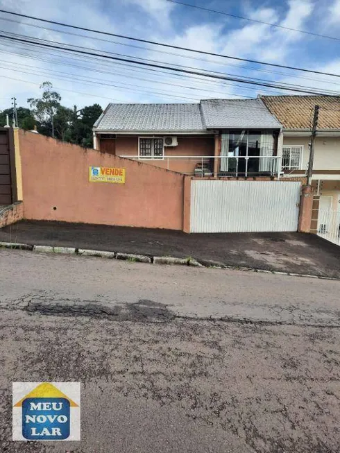 Foto 1 de Sobrado com 2 Quartos à venda, 270m² em Uberaba, Curitiba