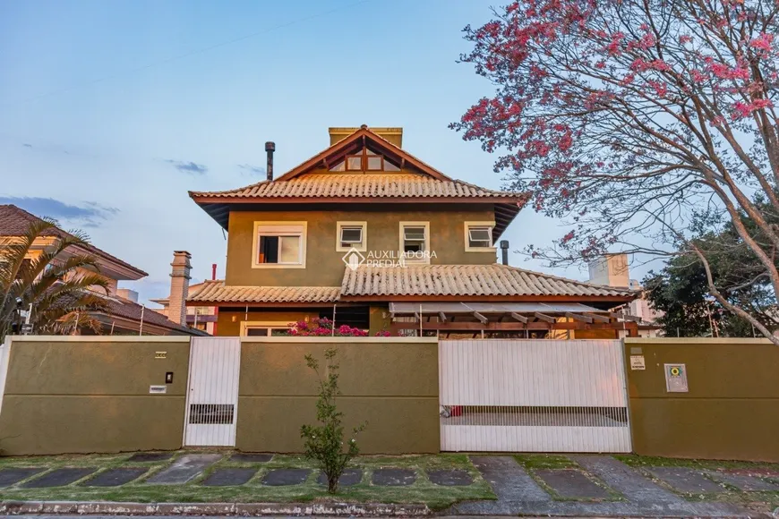 Foto 1 de Casa com 4 Quartos à venda, 295m² em Campeche, Florianópolis