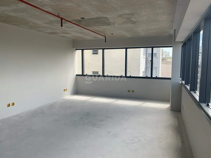 Foto 1 de Sala Comercial para alugar, 48m² em Floresta, Porto Alegre