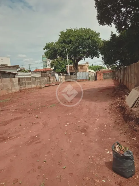 Foto 1 de Lote/Terreno à venda, 300m² em Presidente Roosevelt, Uberlândia