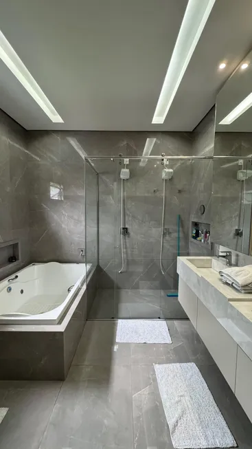 Foto 1 de Casa de Condomínio com 4 Quartos para alugar, 490m² em Residencial Anaville, Anápolis