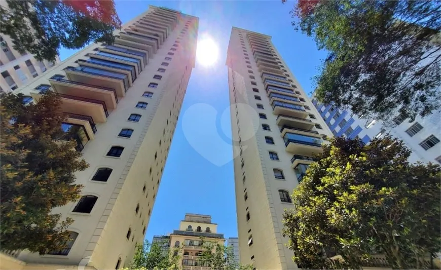 Foto 1 de Apartamento com 3 Quartos à venda, 203m² em Santa Cecília, São Paulo