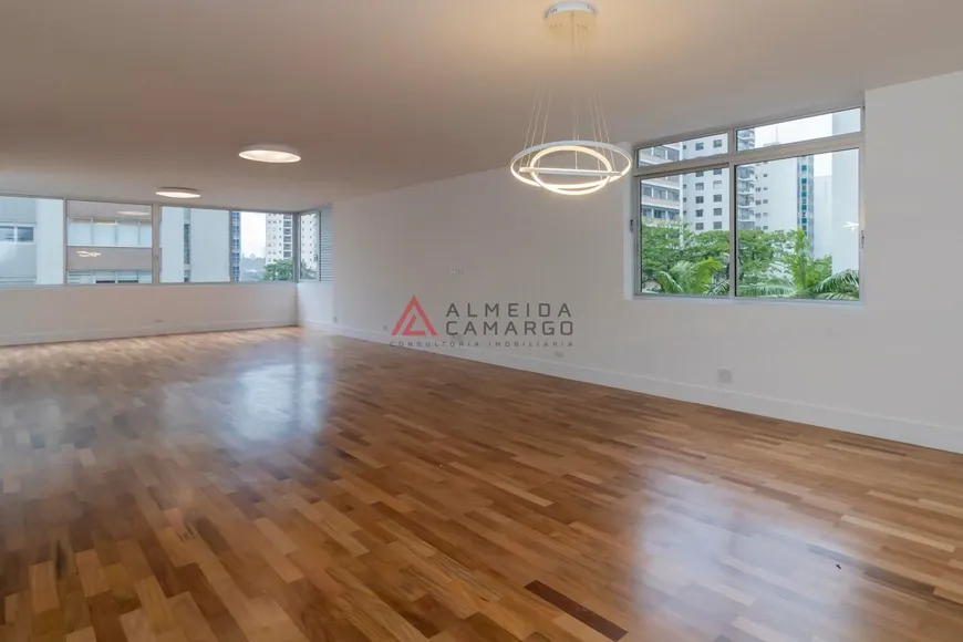 Foto 1 de Apartamento com 3 Quartos à venda, 270m² em Higienópolis, São Paulo