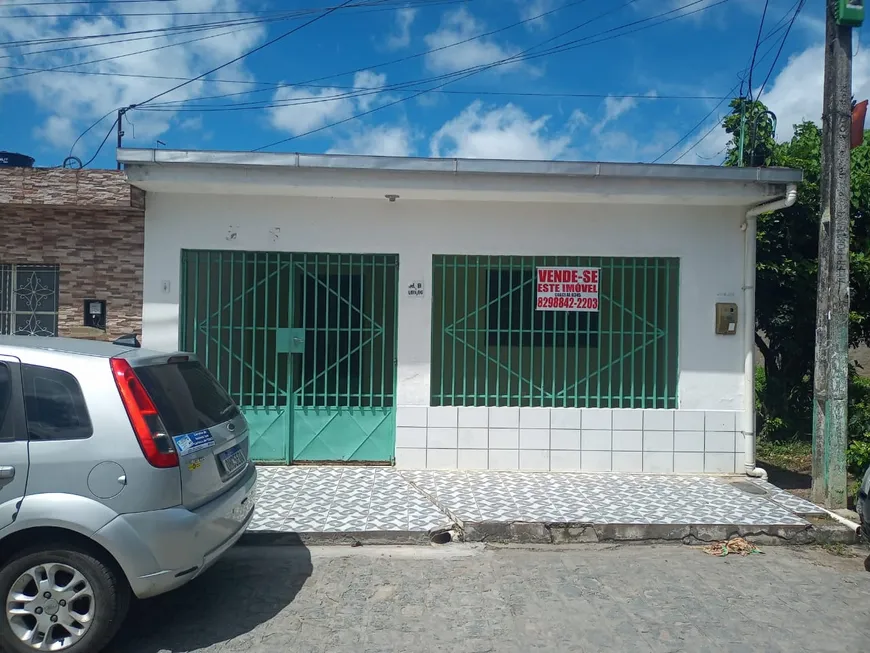Foto 1 de Casa com 3 Quartos à venda, 72m² em Santos Dumont, Maceió