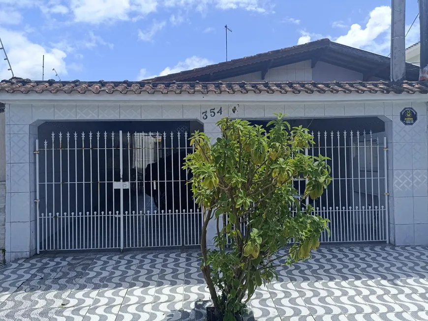 Foto 1 de Casa com 2 Quartos à venda, 70m² em Vila Caicara, Praia Grande