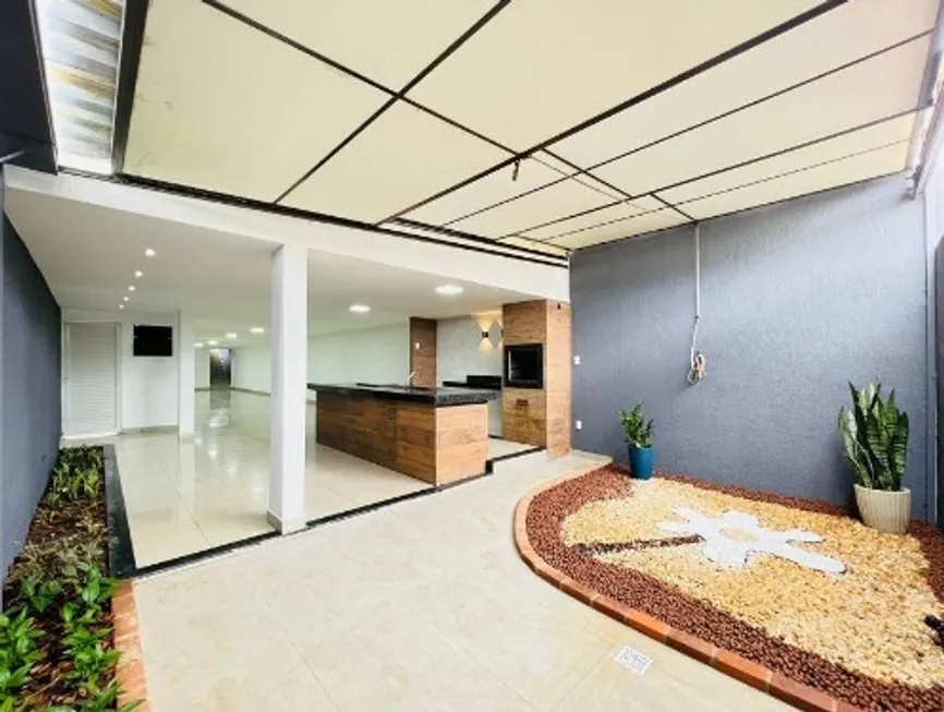 Foto 1 de Casa com 3 Quartos à venda, 260m² em Santa Mônica, Belo Horizonte