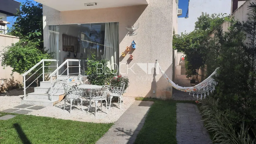 Foto 1 de Casa de Condomínio com 4 Quartos à venda, 200m² em Vargem Grande, Rio de Janeiro