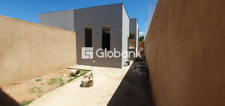 Foto 1 de Casa com 2 Quartos à venda, 51m² em Novo Delfino, Montes Claros