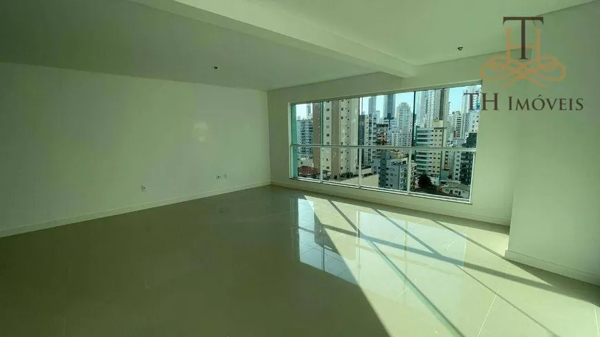 Foto 1 de Apartamento com 3 Quartos à venda, 115m² em Centro, Balneário Camboriú