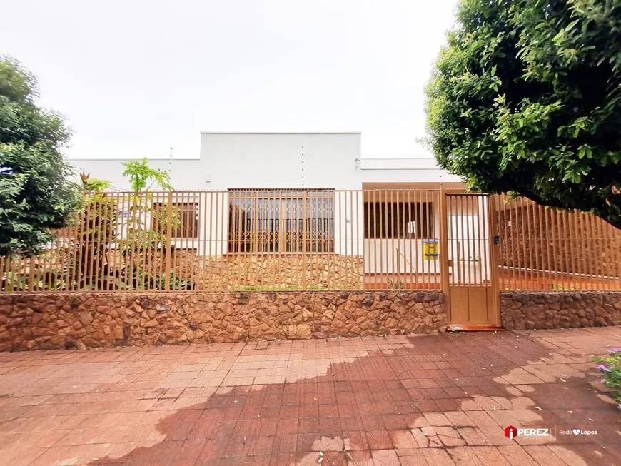Foto 1 de Casa com 5 Quartos para alugar, 242m² em Amambaí, Campo Grande