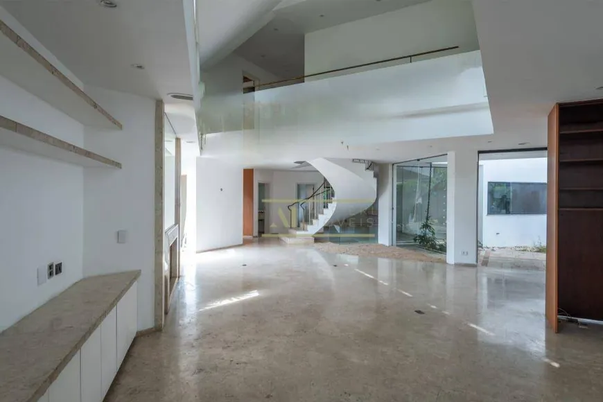 Foto 1 de Casa de Condomínio com 4 Quartos à venda, 780m² em Alphaville Residencial 2, Barueri