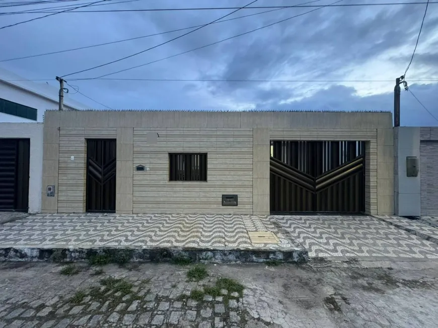 Foto 1 de Casa com 2 Quartos à venda, 180m² em Aruana, Aracaju