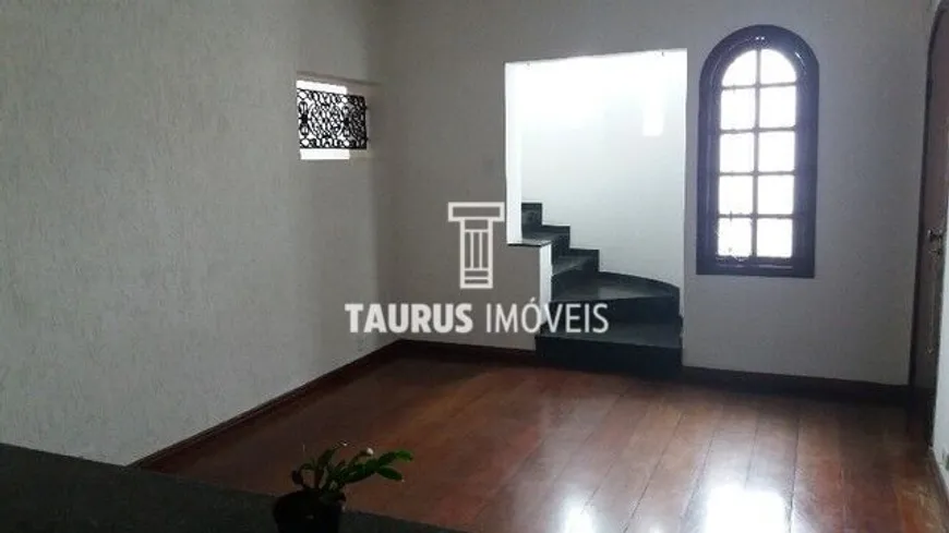 Foto 1 de Casa com 4 Quartos à venda, 275m² em Oswaldo Cruz, São Caetano do Sul