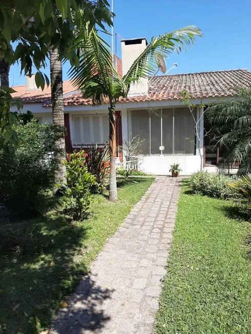 Foto 1 de Casa com 7 Quartos à venda, 400m² em Laranjal, Pelotas