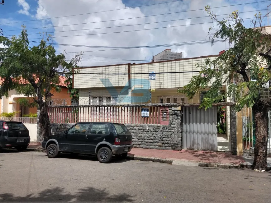 Foto 1 de Casa com 3 Quartos à venda, 456m² em Benfica, Fortaleza