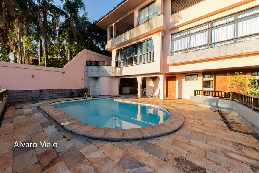 Foto 1 de Casa com 4 Quartos para alugar, 683m² em Mangabeiras, Belo Horizonte
