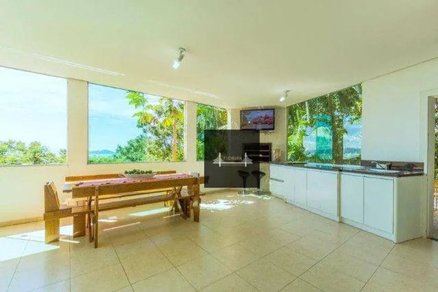 Foto 1 de Casa com 5 Quartos à venda, 600m² em Morro da Cruz, Florianópolis
