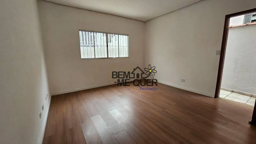 Foto 1 de Casa com 2 Quartos à venda, 80m² em Parque Maria Domitila, São Paulo