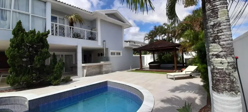 Foto 1 de Casa com 4 Quartos à venda, 400m² em Candelária, Natal