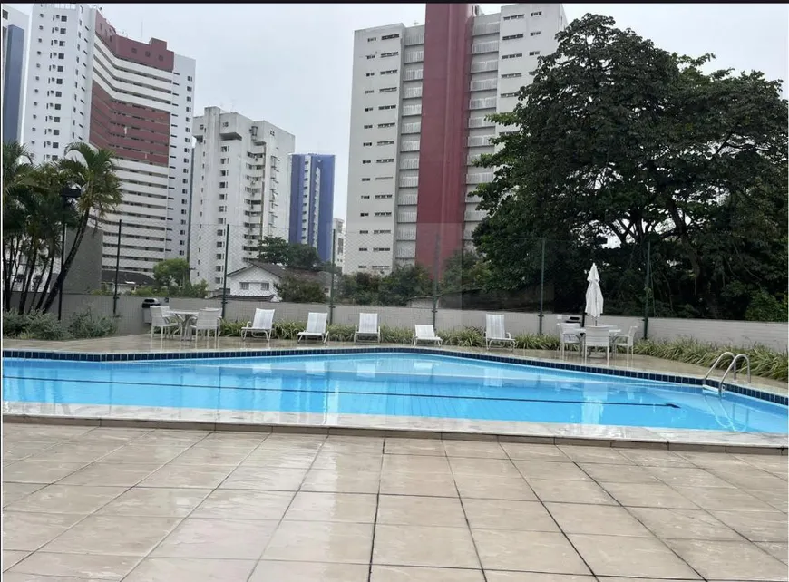 Foto 1 de Apartamento com 4 Quartos à venda, 200m² em Graças, Recife