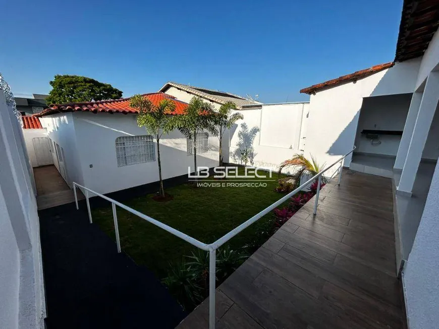 Foto 1 de Casa com 4 Quartos à venda, 195m² em Cidade Jardim, Uberlândia