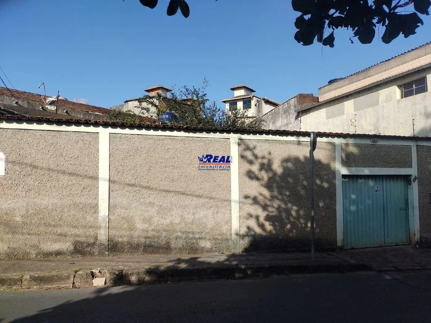 Foto 1 de Casa com 2 Quartos à venda, 60m² em Milionários, Belo Horizonte