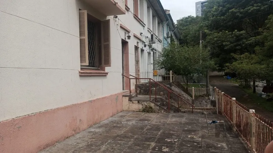 Foto 1 de Casa com 4 Quartos à venda, 145m² em Petrópolis, Porto Alegre