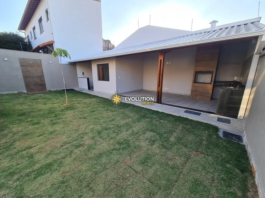 Foto 1 de Casa com 4 Quartos à venda, 360m² em Planalto, Belo Horizonte