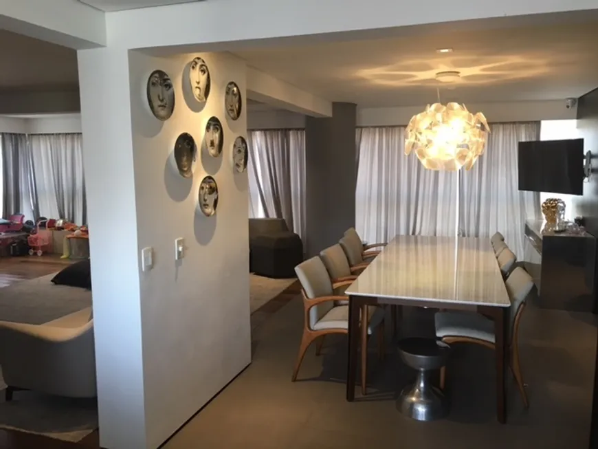 Foto 1 de Apartamento com 3 Quartos à venda, 200m² em Vila Mariana, São Paulo