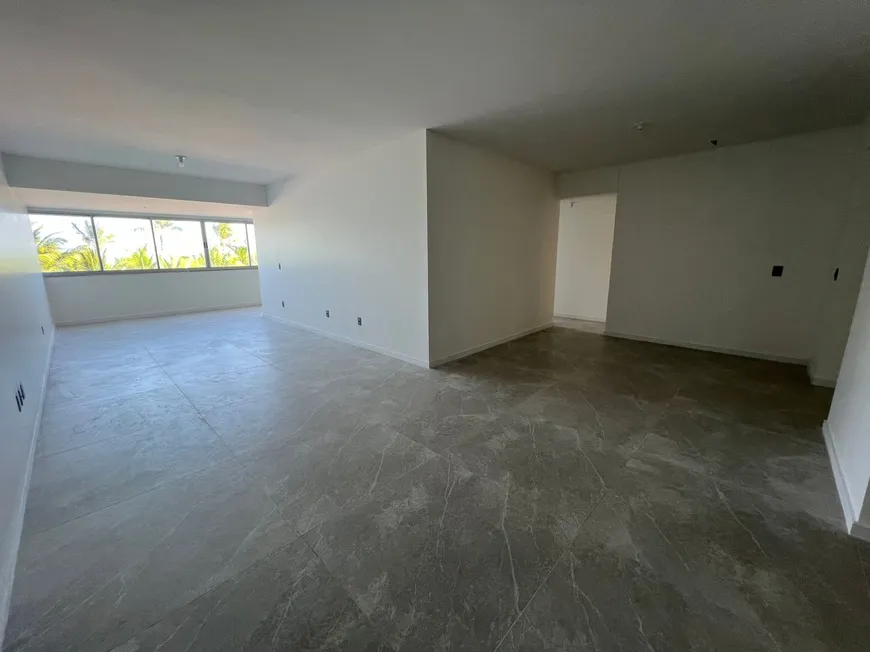 Foto 1 de Apartamento com 4 Quartos à venda, 230m² em Ponta Verde, Maceió