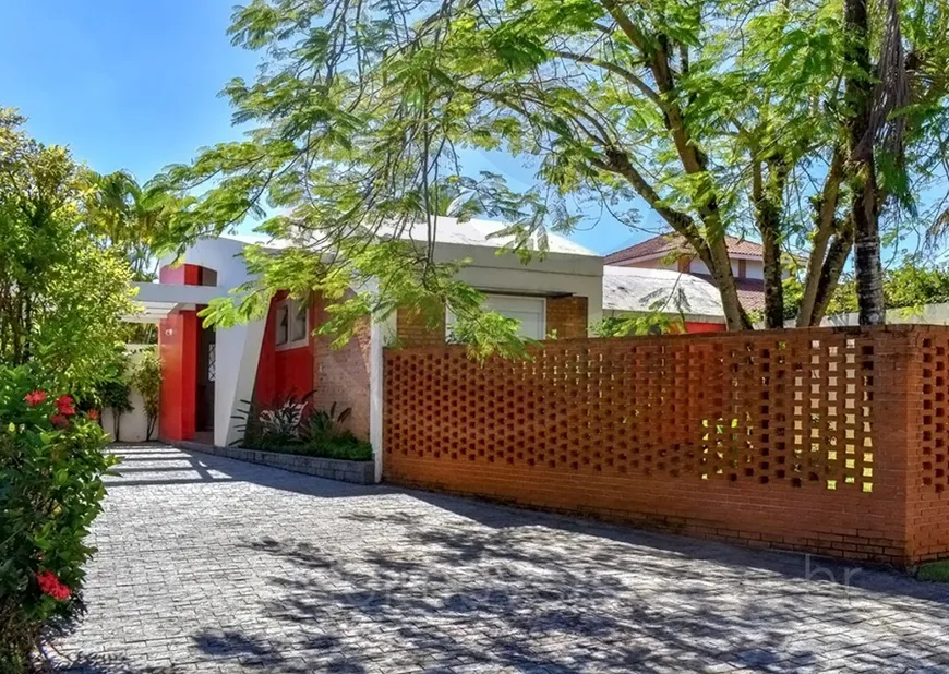 Foto 1 de Casa de Condomínio com 4 Quartos à venda, 152m² em Jardim Acapulco , Guarujá