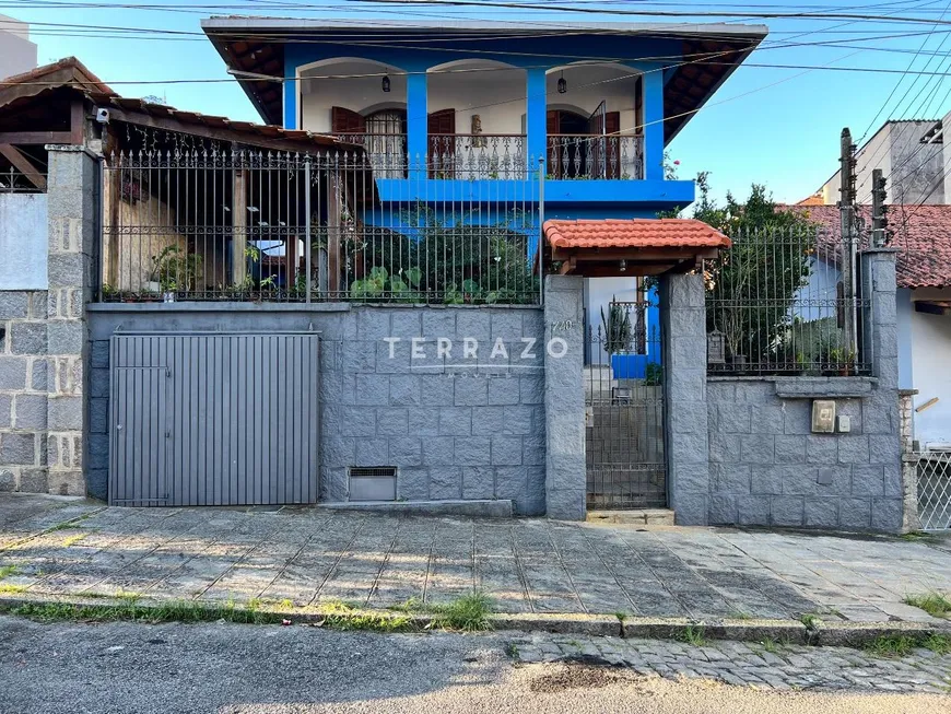 Foto 1 de Casa com 3 Quartos à venda, 220m² em Agriões, Teresópolis